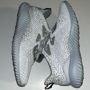 Adidas alphabounce